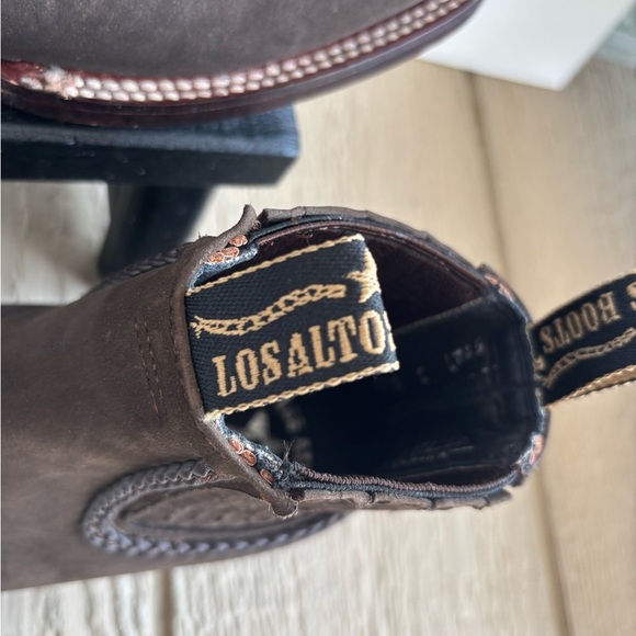 Brown Chelsea Boots with Sculptural Heel and Contrast Stitching - Picture 3 of 16